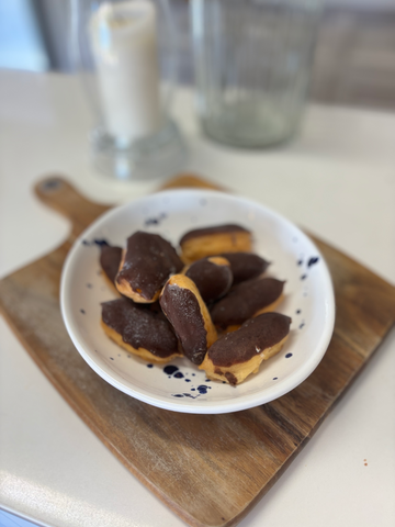 Frozen Cocktail Food: Little Chocolate Eclairs