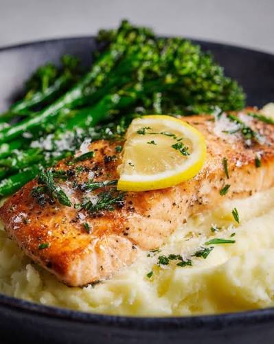Main: Lemon and Herb Barramundi with Mash Potato and Broccolini (gf)
